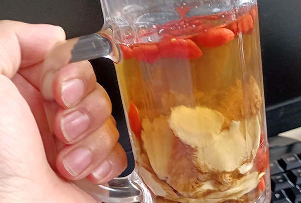 黄芪西洋参泡水.jpg