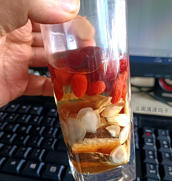 云南丽江黑玛卡是吃玛卡果好还是干片好